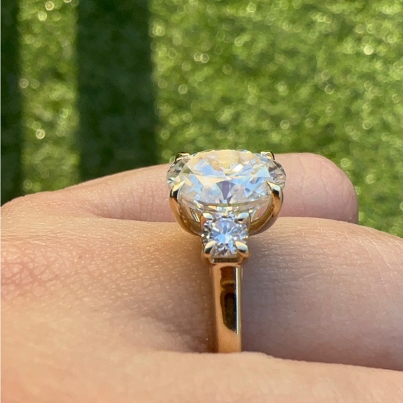 2.5-Carat Oval Moissanite Ring in 14k Yellow Gold | Trellis Setting with Round - Picture 8 of 14